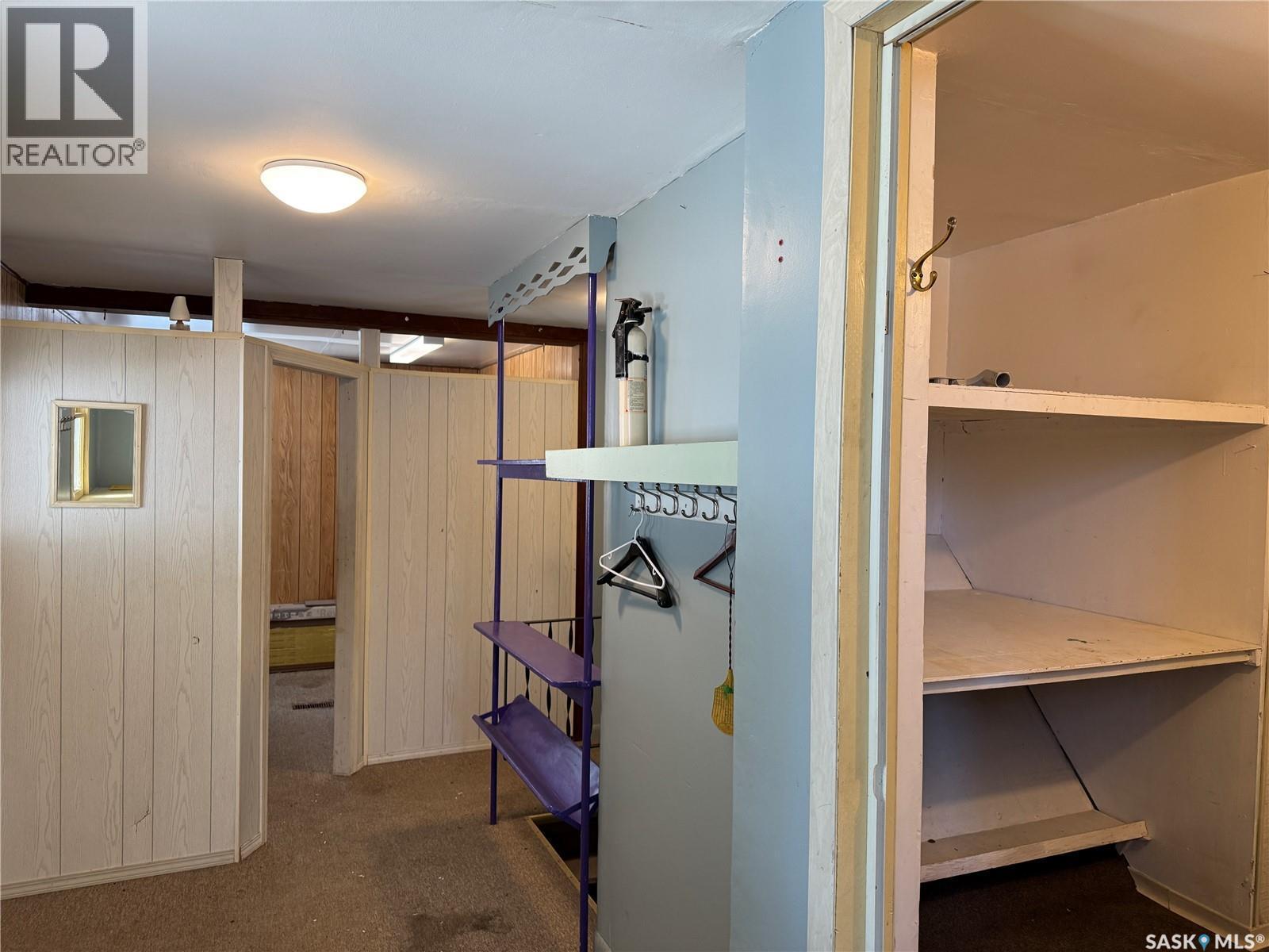 307 1St Street E, Wynyard, SK - Indoor