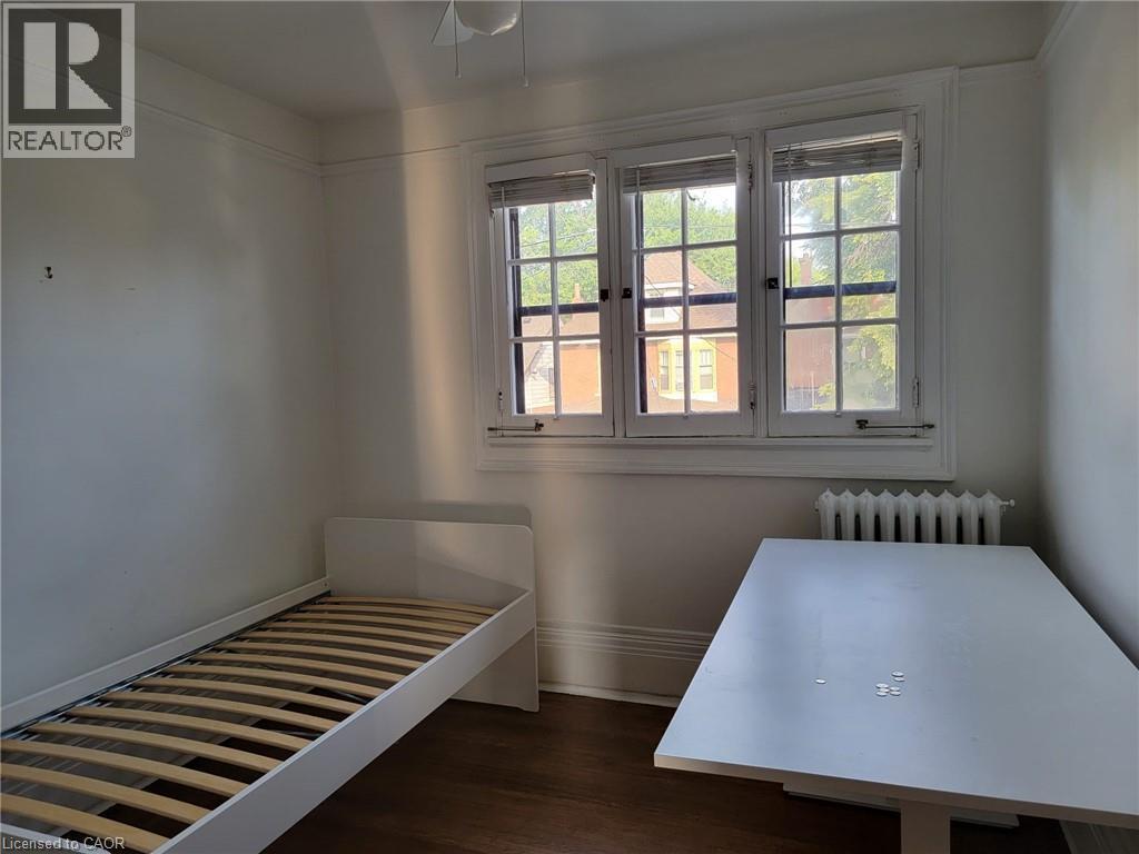 43 Barnesdale Avenue S, Hamilton, ON - Indoor