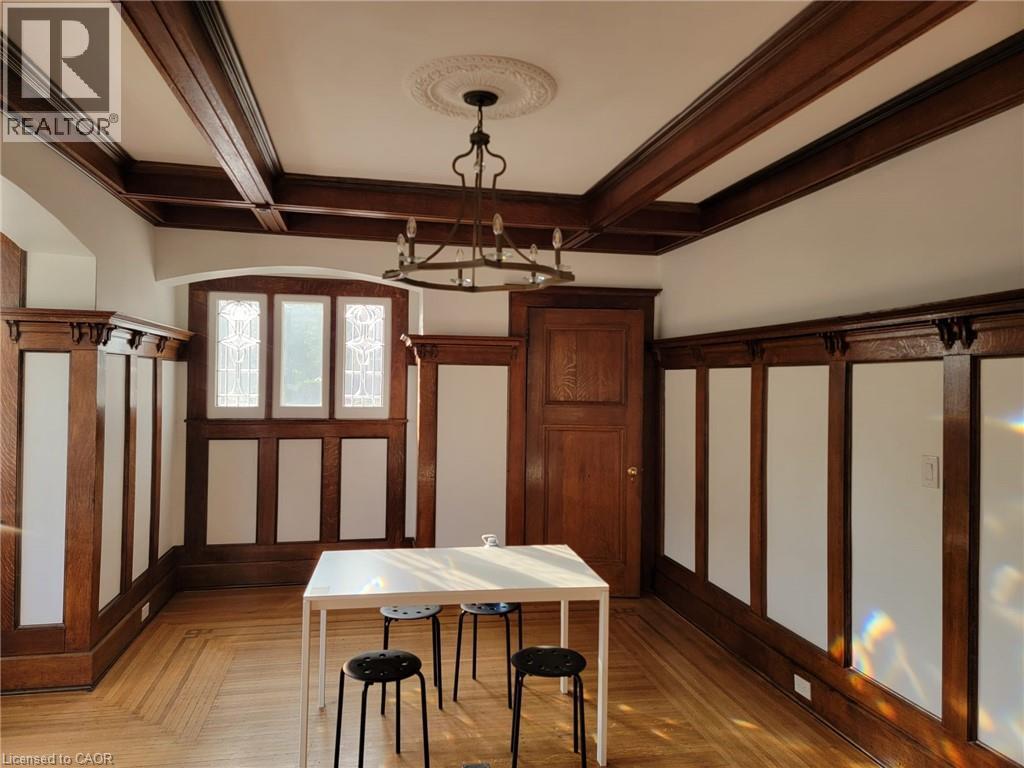 43 Barnesdale Avenue S, Hamilton, ON - Indoor Photo Showing Other Room