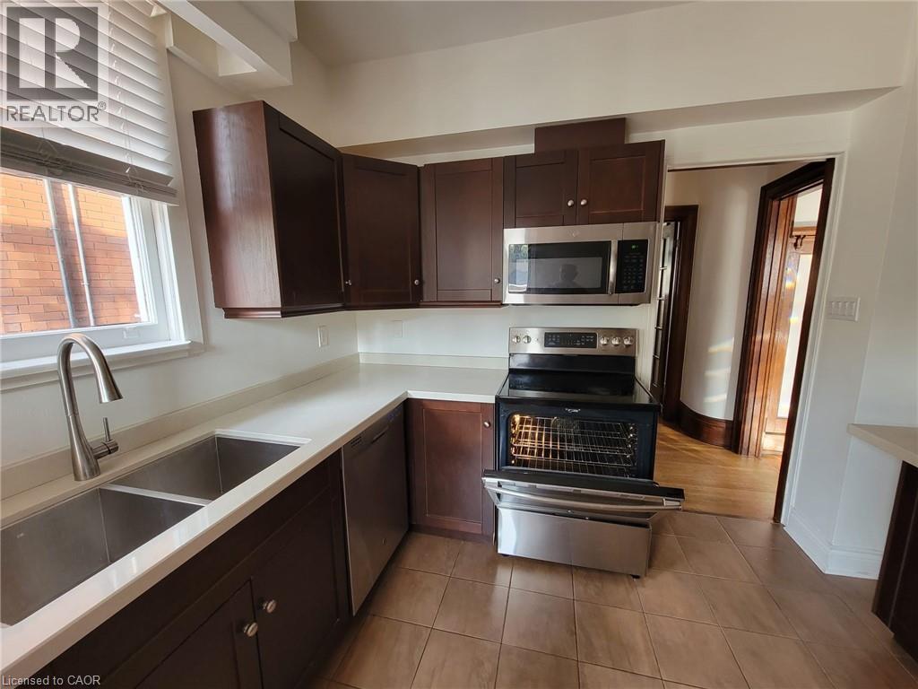 43 Barnesdale Avenue S, Hamilton, ON - Indoor Photo Showing Kitchen With Double Sink