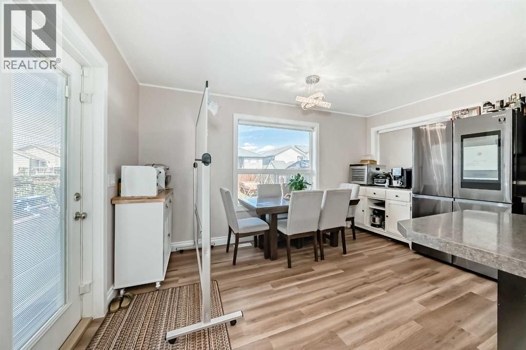 20 Bowman Circle, Sylvan Lake, AB - Indoor Photo Showing Dining Room