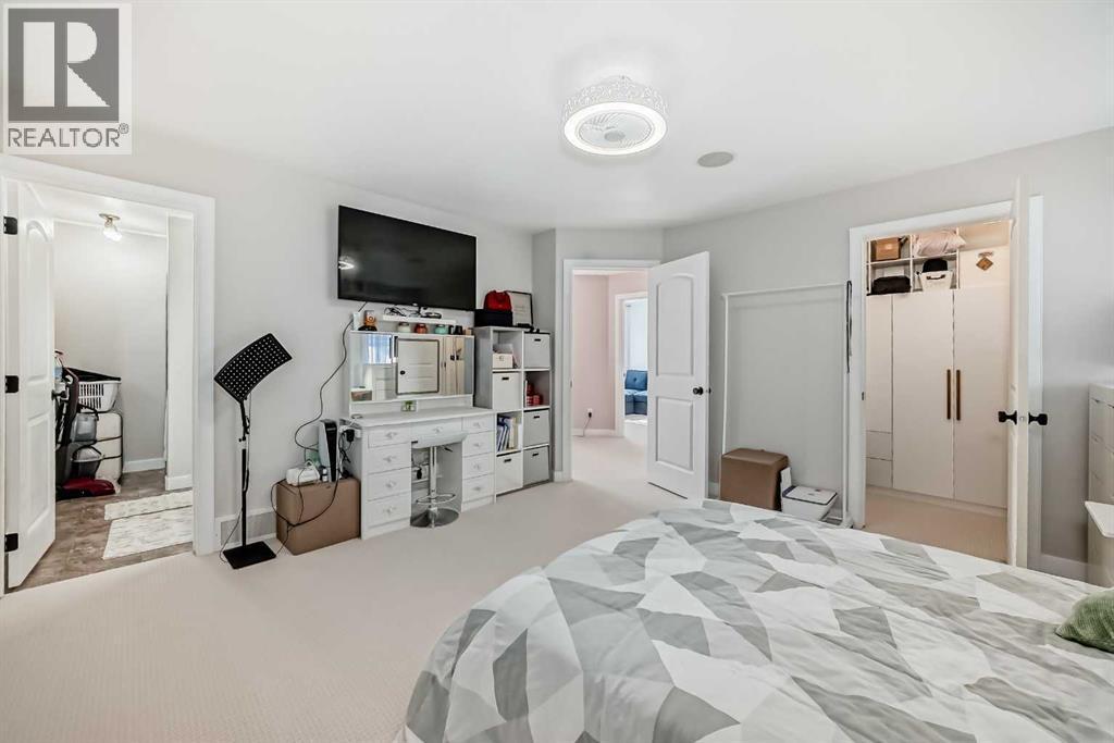 20 Bowman Circle, Sylvan Lake, AB - Indoor Photo Showing Bedroom