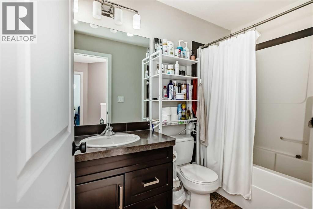 20 Bowman Circle, Sylvan Lake, AB - Indoor Photo Showing Bathroom