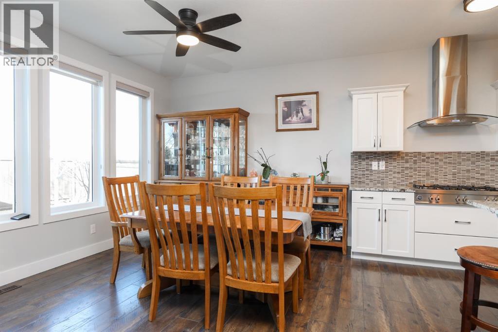 127 Westgate Drive, Coaldale, AB - Indoor Photo Showing Dining Room
