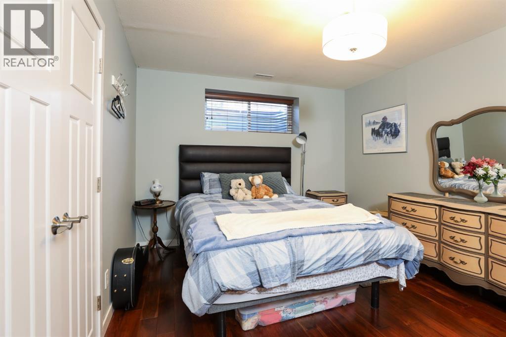 127 Westgate Drive, Coaldale, AB - Indoor Photo Showing Bedroom