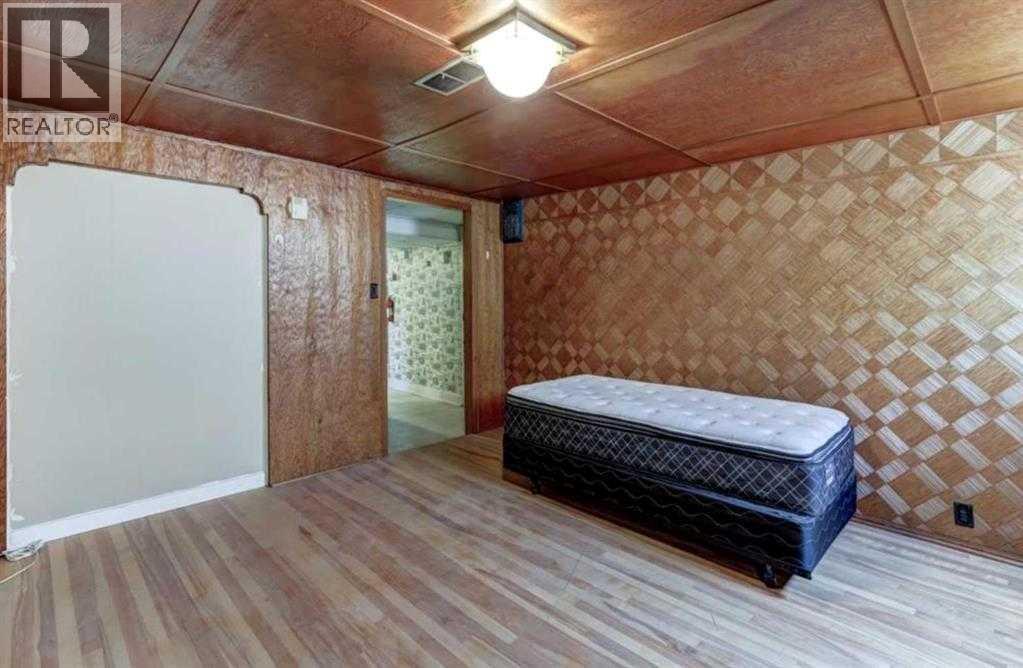 1402 Crescent Road Nw, Calgary, AB - Indoor