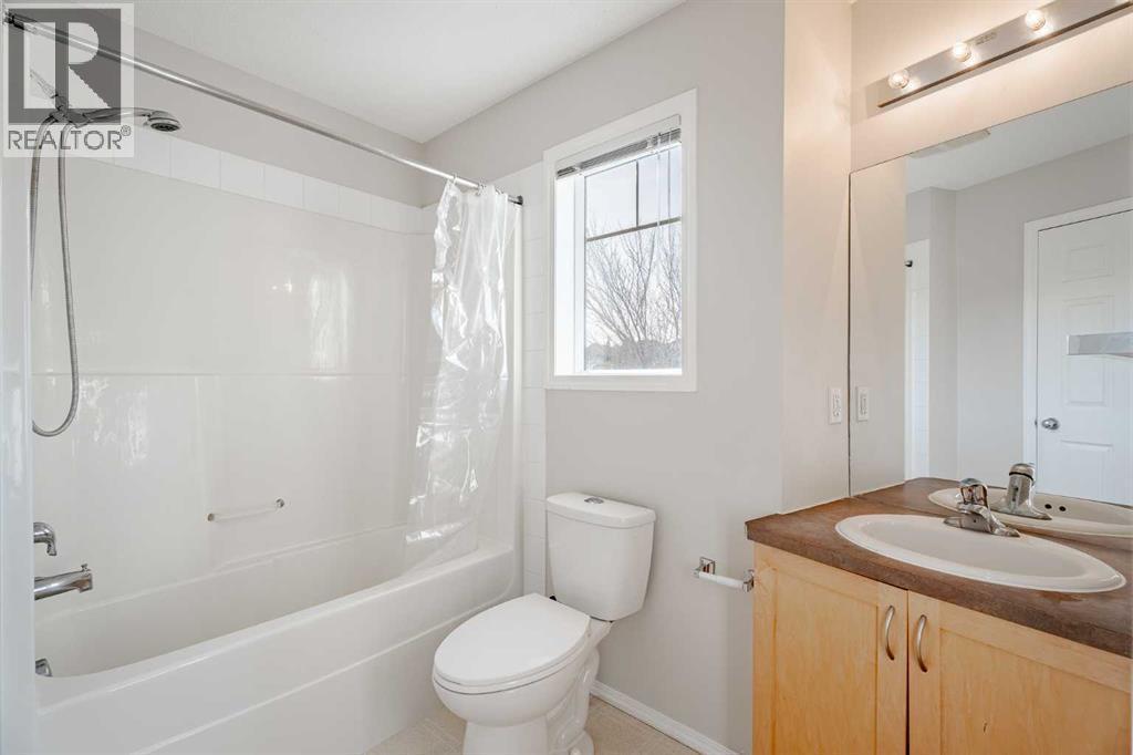 122 Panamount Drive Nw, Calgary, AB - Indoor Photo Showing Bathroom