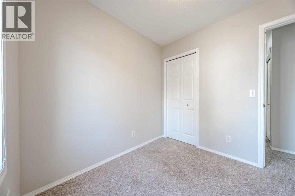 122 Panamount Drive Nw, Calgary, AB - Indoor Photo Showing Other Room