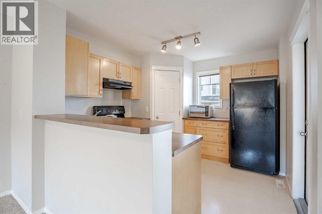 122 Panamount Drive Nw, Calgary, AB - Indoor Photo Showing Kitchen
