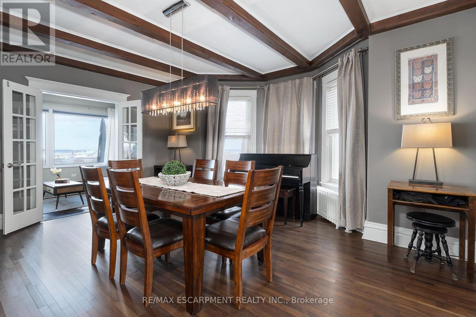 47 Mountain Park Avenue, Hamilton, ON - Indoor Photo Showing Dining Room