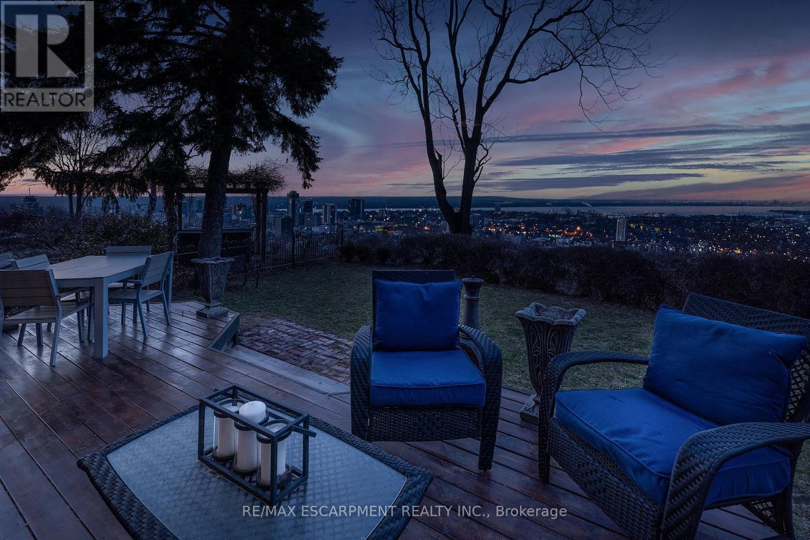 47 Mountain Park Avenue, Hamilton, ON - Outdoor With Deck Patio Veranda