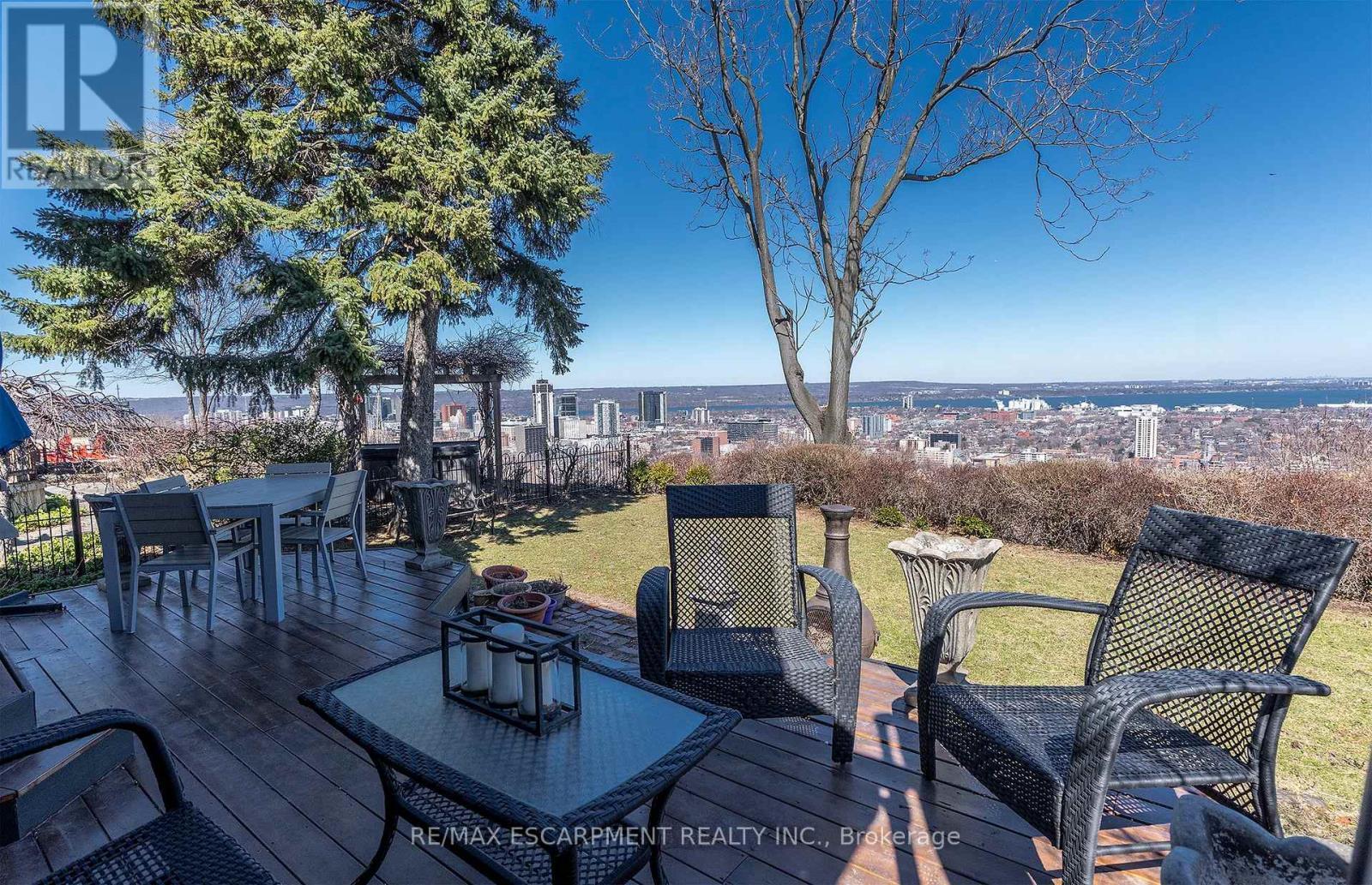 47 Mountain Park Avenue, Hamilton, ON - Outdoor With Deck Patio Veranda