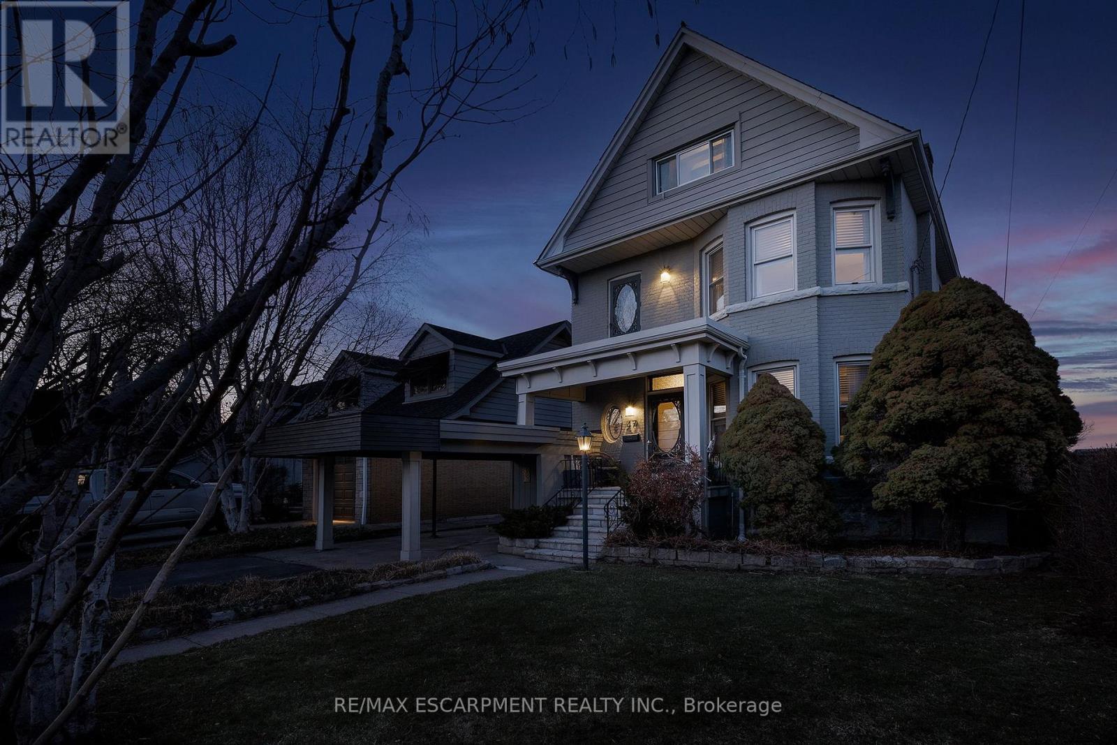 47 Mountain Park Avenue, Hamilton, ON - Outdoor With Facade