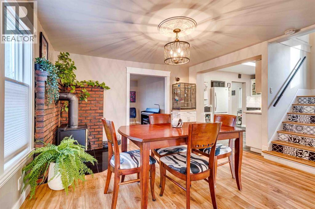 206 5 Avenue Se, Three Hills, AB - Indoor Photo Showing Dining Room