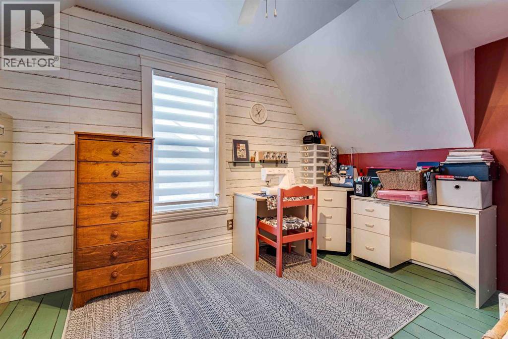 206 5 Avenue Se, Three Hills, AB - Indoor