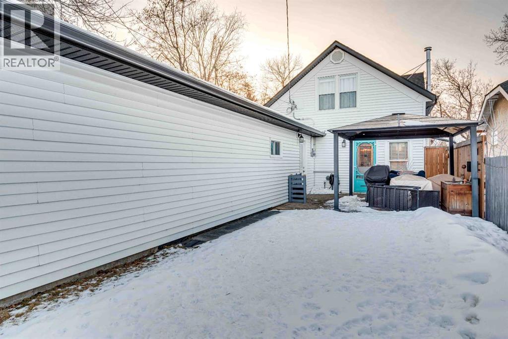 206 5 Avenue Se, Three Hills, AB - Outdoor With Exterior