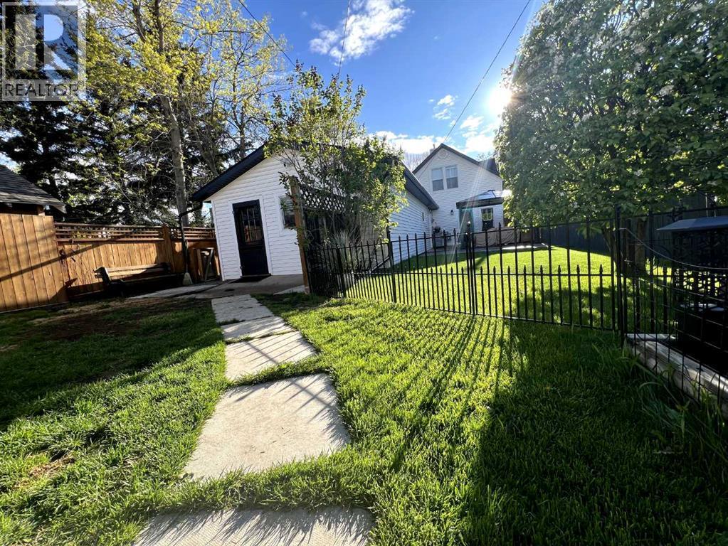 206 5 Avenue Se, Three Hills, AB - Outdoor