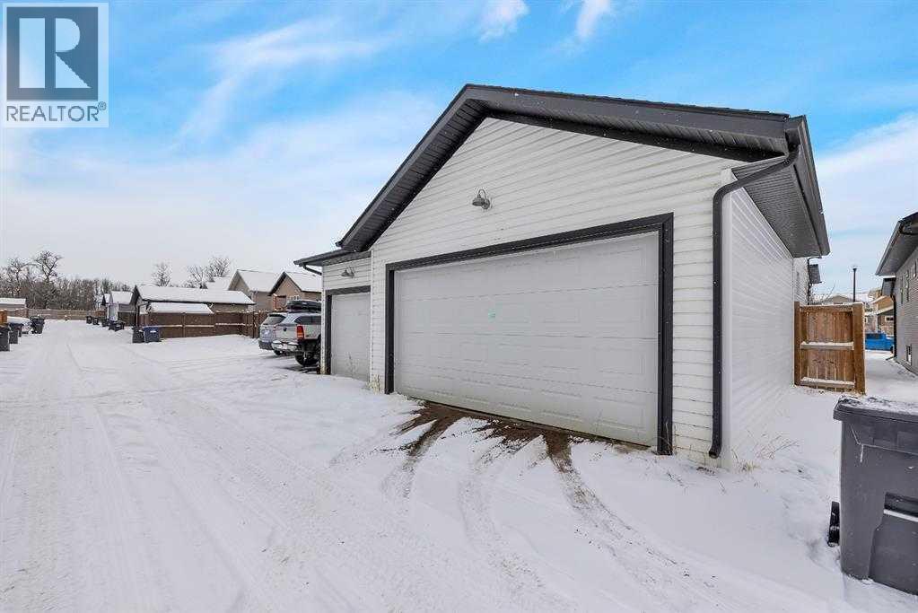 85 Reynolds Road, Sylvan Lake, AB - Outdoor With Exterior