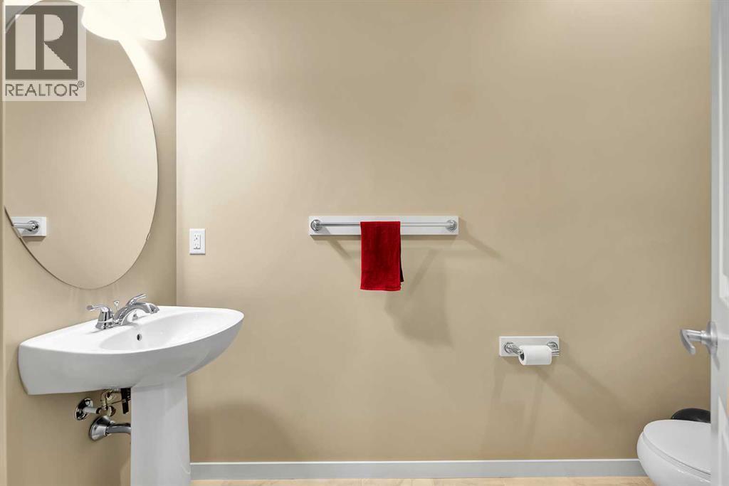 88 Nolanfield Crescent Nw, Calgary, AB - Indoor Photo Showing Bathroom