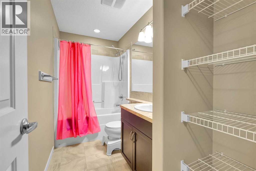 88 Nolanfield Crescent Nw, Calgary, AB - Indoor Photo Showing Bathroom