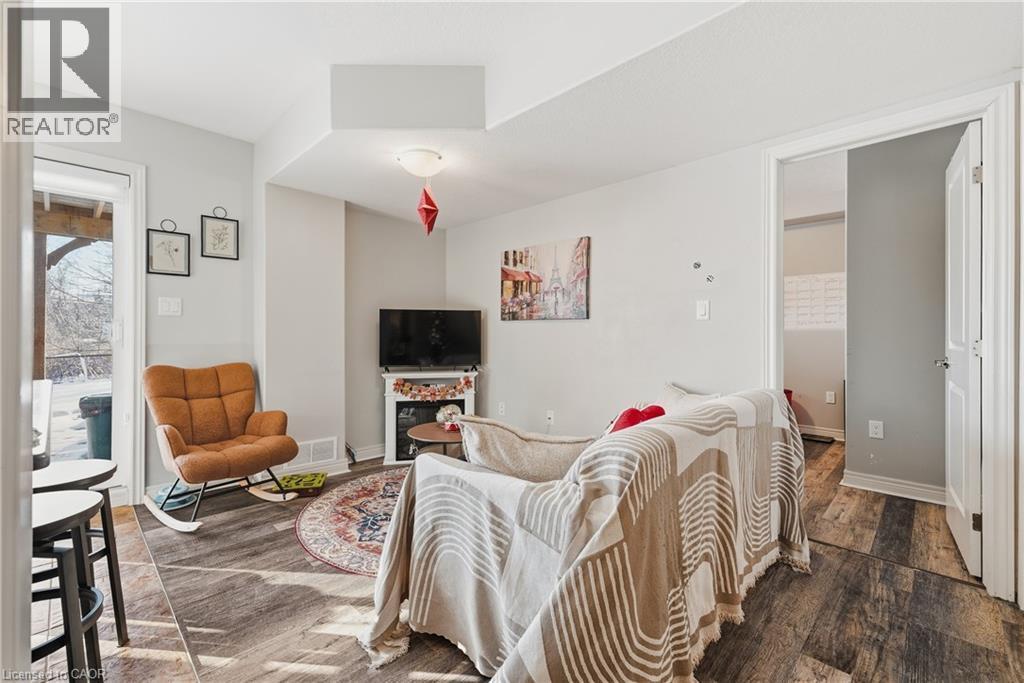 23 Doon Creek Street, Kitchener, ON - Indoor