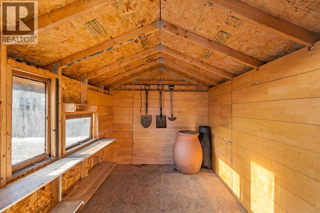 Beautiful Outdoor Shed for the Garden Enthusiast ( 10'3" x 8'1") - 1423 18A Street Ne, Calgary, AB - Indoor Photo Showing Other Room