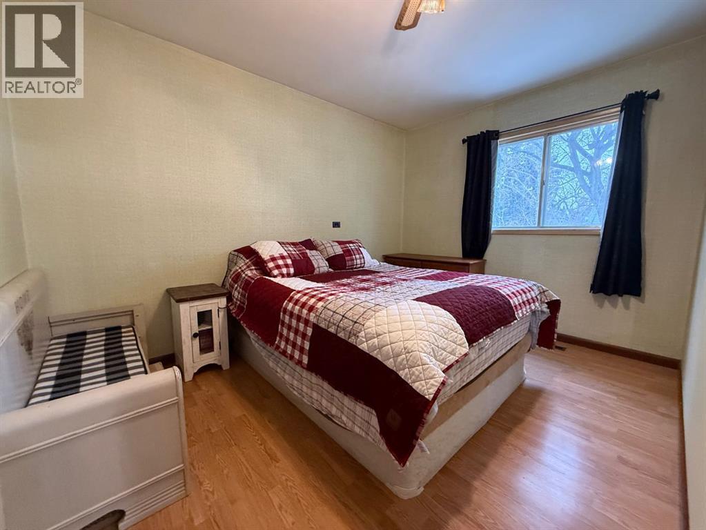 1026 11 Avenue, Wainwright, AB - Indoor Photo Showing Bedroom