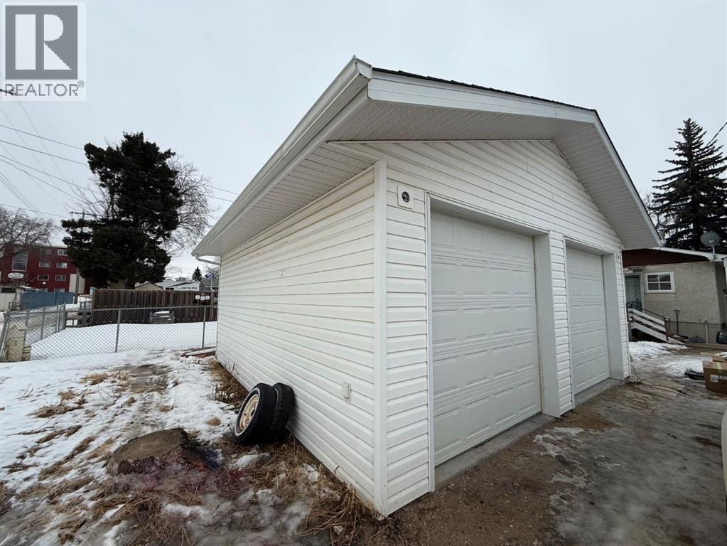 1026 11 Avenue, Wainwright, AB - Outdoor With Exterior
