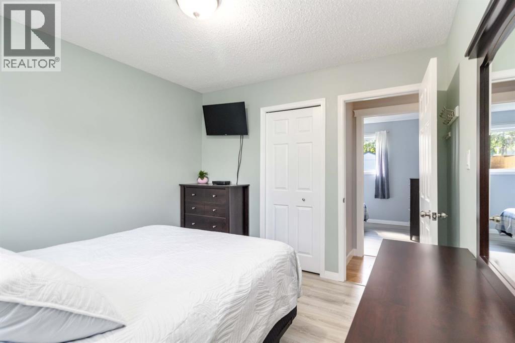 129 Ermine Crescent, Fort Mcmurray, AB - Indoor Photo Showing Bedroom
