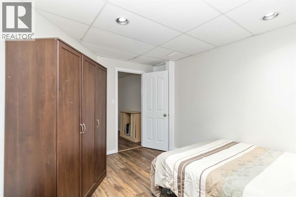 129 Ermine Crescent, Fort Mcmurray, AB - Indoor Photo Showing Bedroom