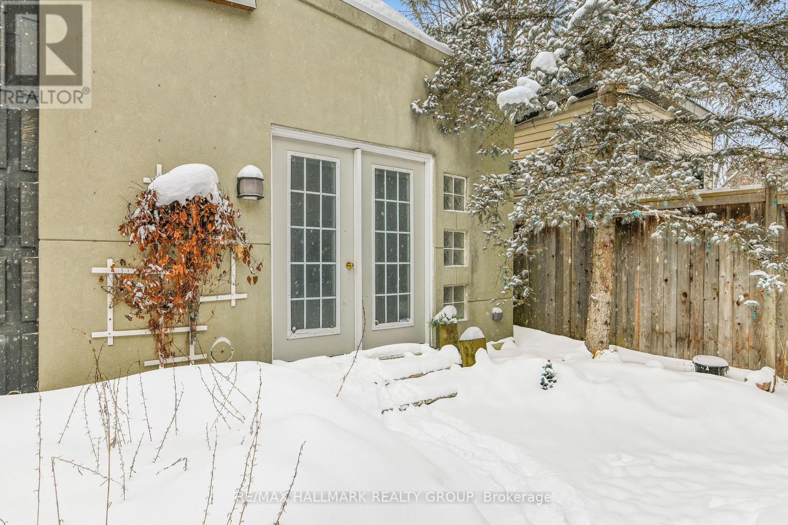 Studio - 55 Ivy Crescent, Ottawa, ON - Outdoor