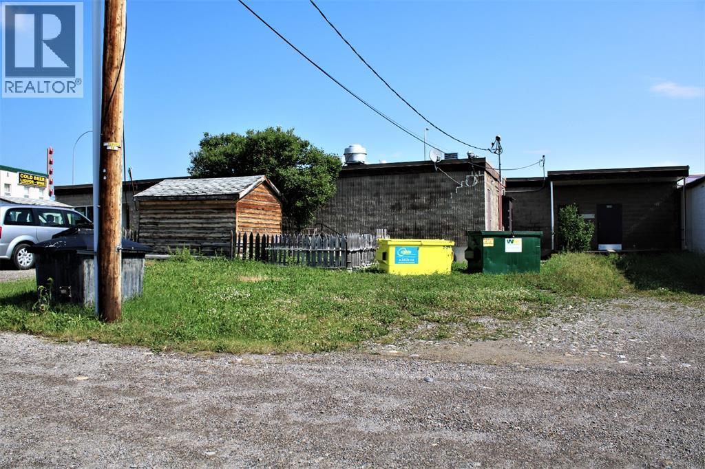 101 Main Avenue E, Sundre, AB