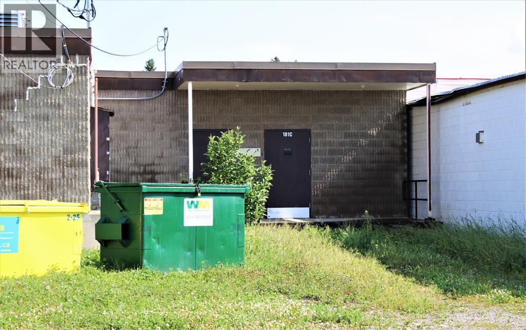 101 Main Avenue E, Sundre, AB