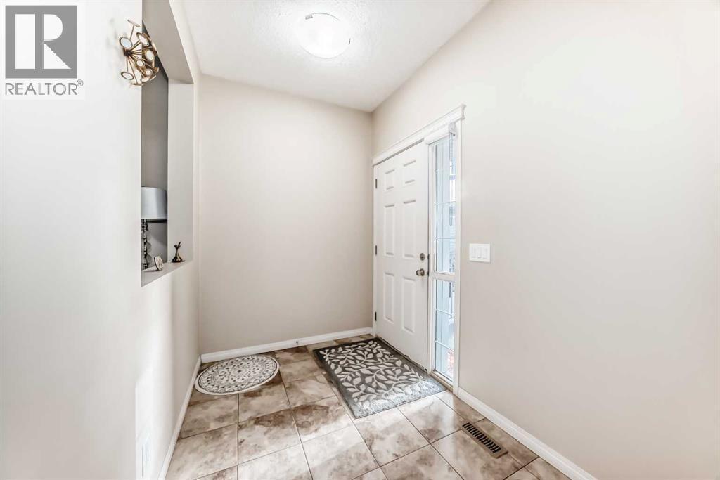 71 Martha'S Meadow Close Ne, Calgary, AB - Indoor Photo Showing Other Room