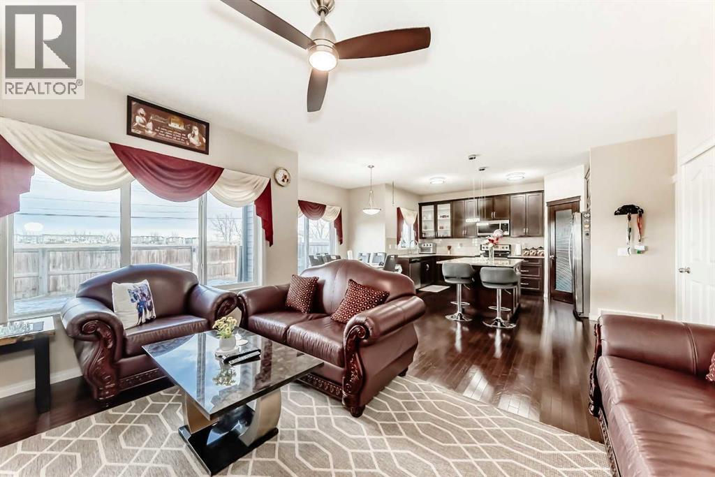 71 Martha'S Meadow Close Ne, Calgary, AB - Indoor Photo Showing Living Room