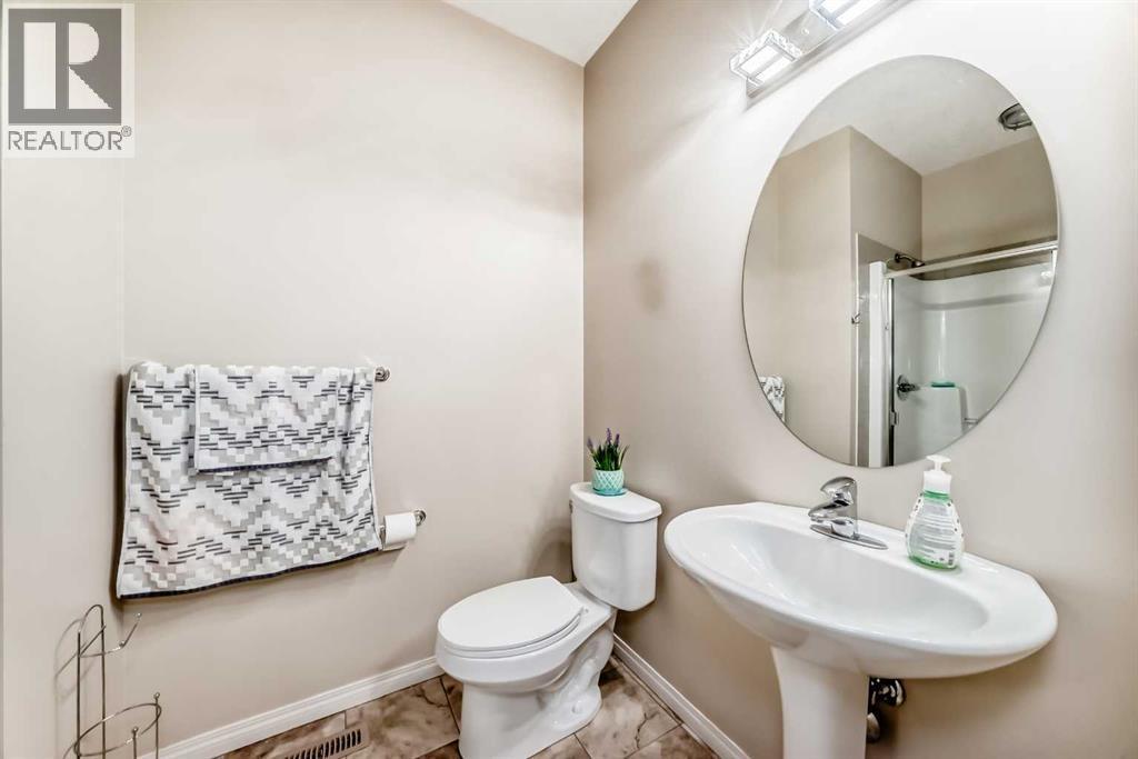 71 Martha'S Meadow Close Ne, Calgary, AB - Indoor Photo Showing Bathroom