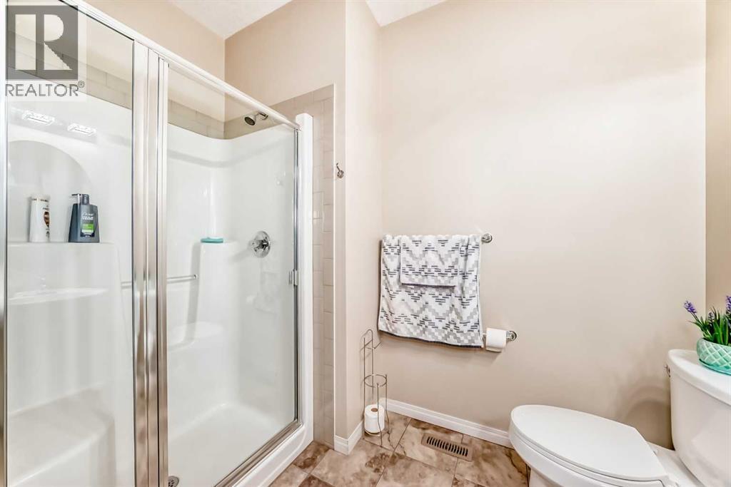 71 Martha'S Meadow Close Ne, Calgary, AB - Indoor Photo Showing Bathroom