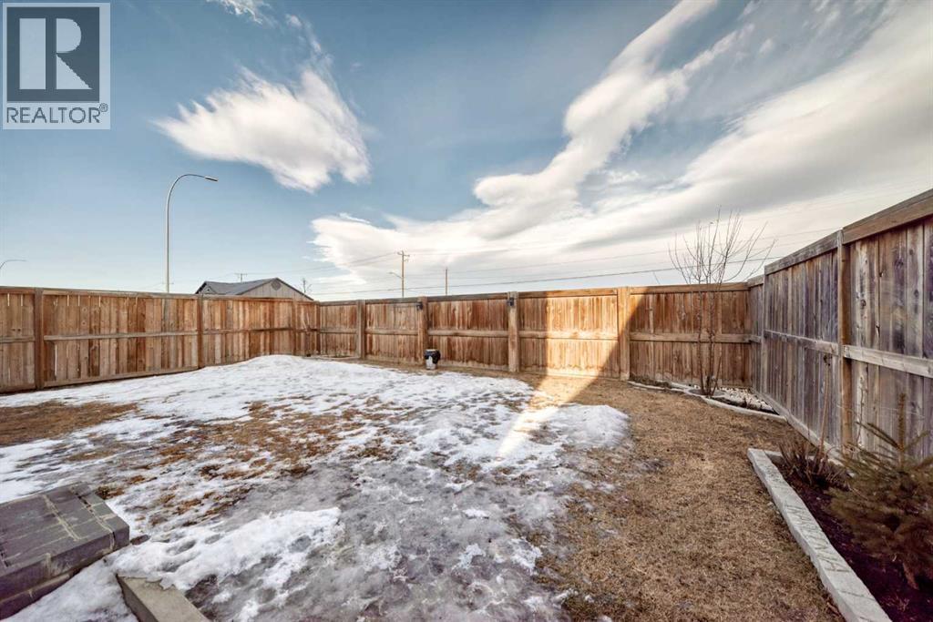 71 Martha'S Meadow Close Ne, Calgary, AB - Outdoor