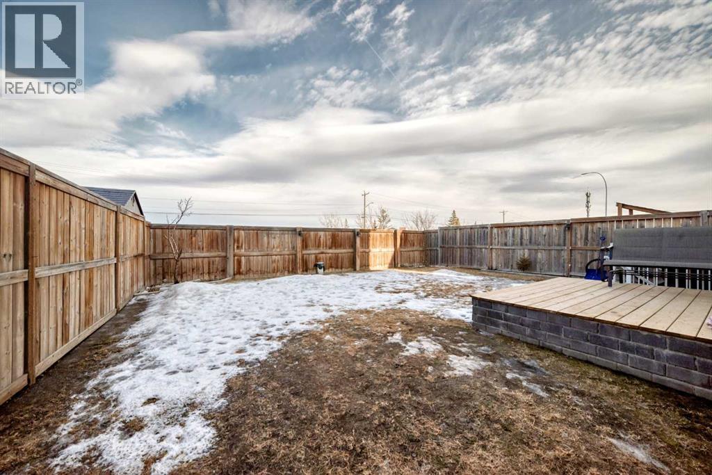 71 Martha'S Meadow Close Ne, Calgary, AB - Outdoor