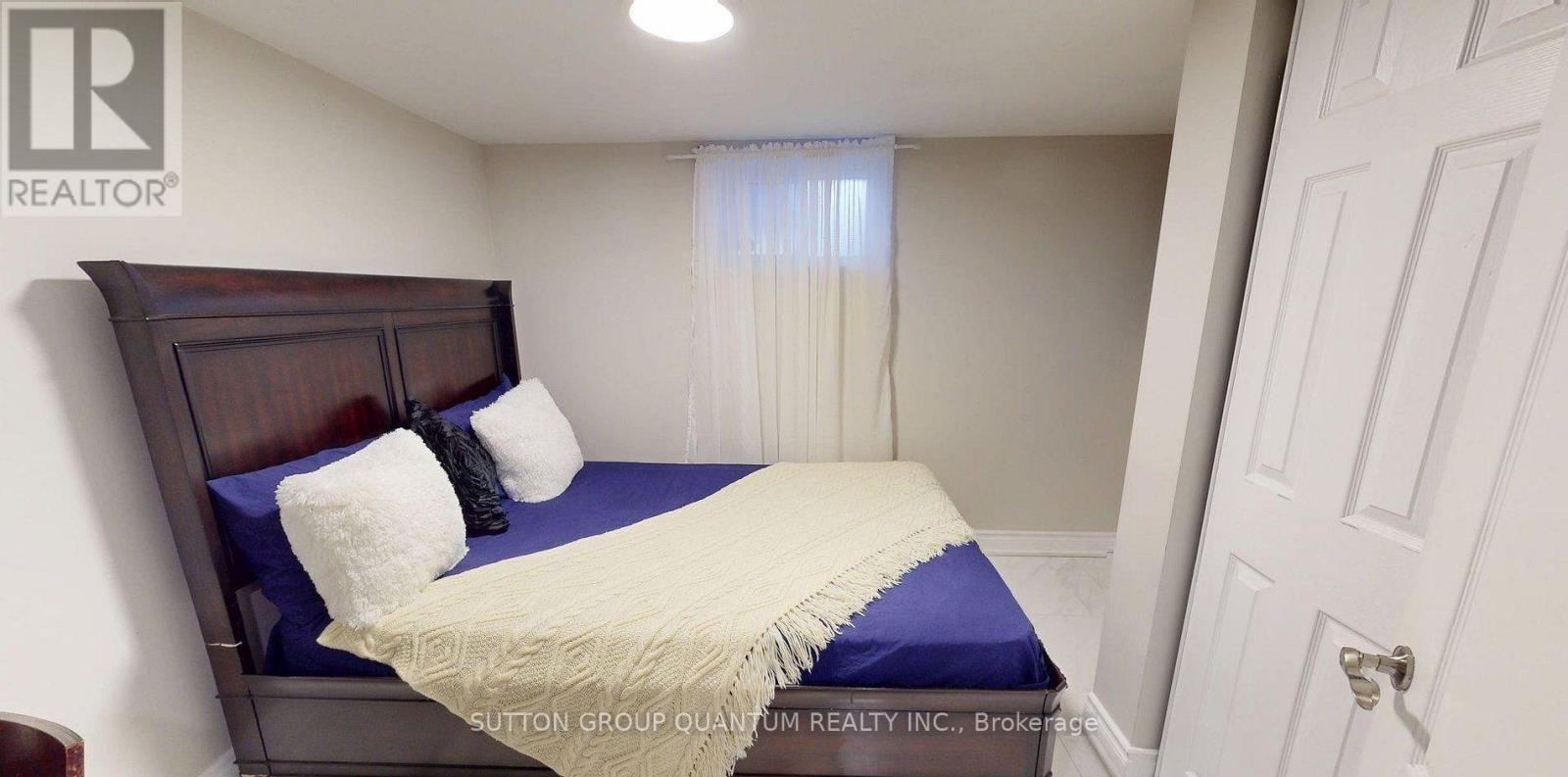507 Upper James Street, Hamilton, ON - Indoor Photo Showing Bedroom
