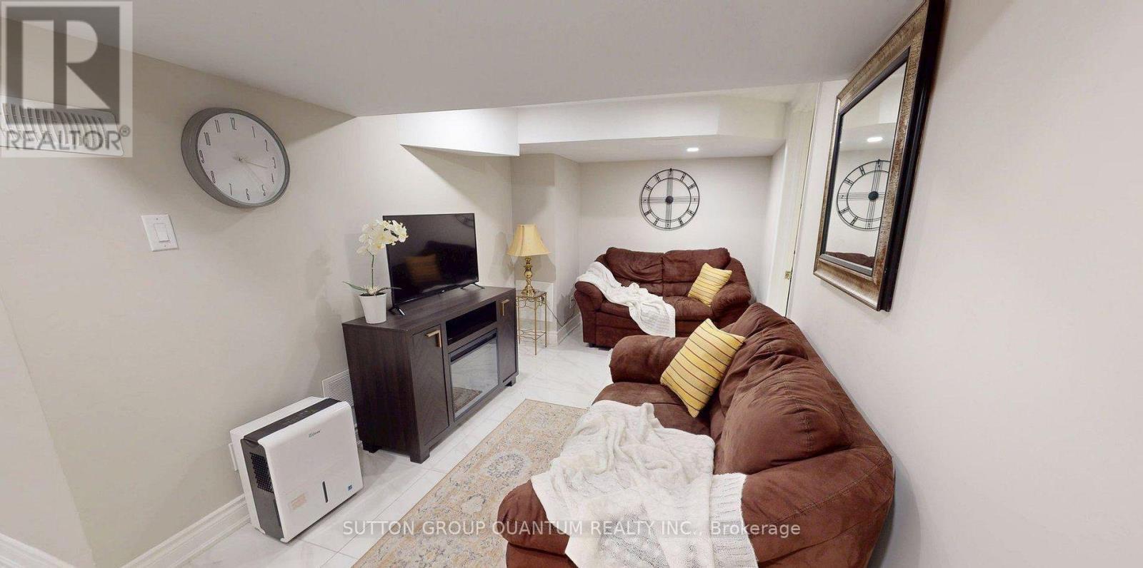 507 Upper James Street, Hamilton, ON - Indoor