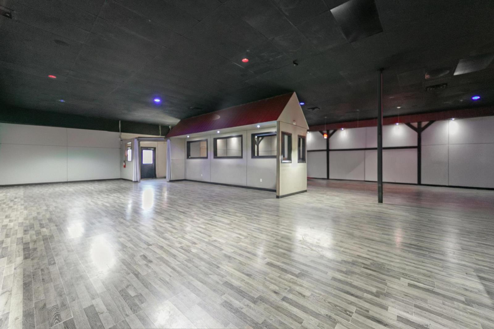 5017 51 St, Camrose, AB