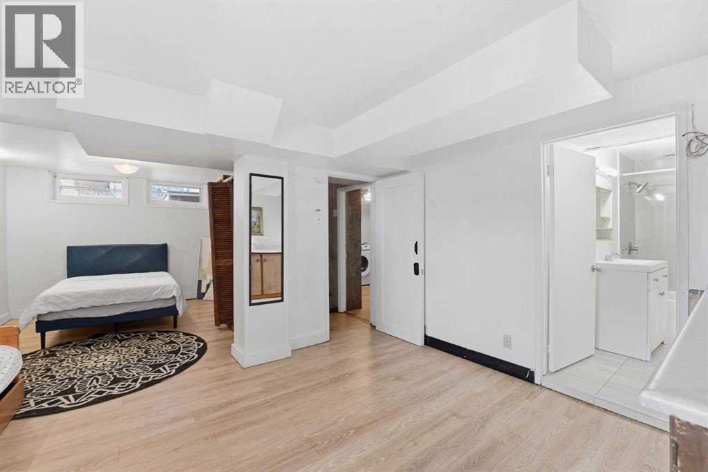 2314 Richmond Road Sw, Calgary, AB - Indoor Photo Showing Other Room