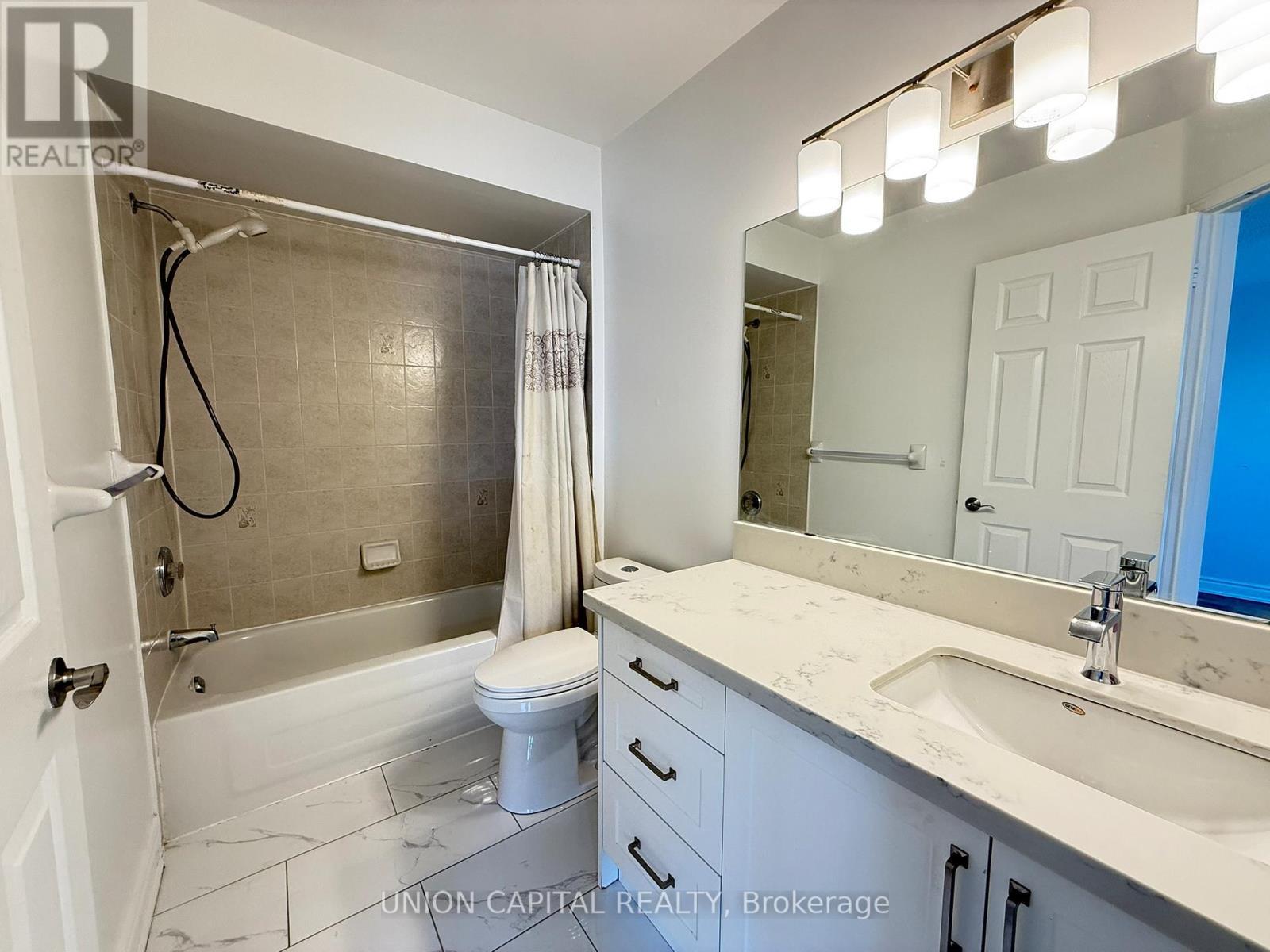 5450 Tree Crest Court, Mississauga, ON - Indoor Photo Showing Bathroom