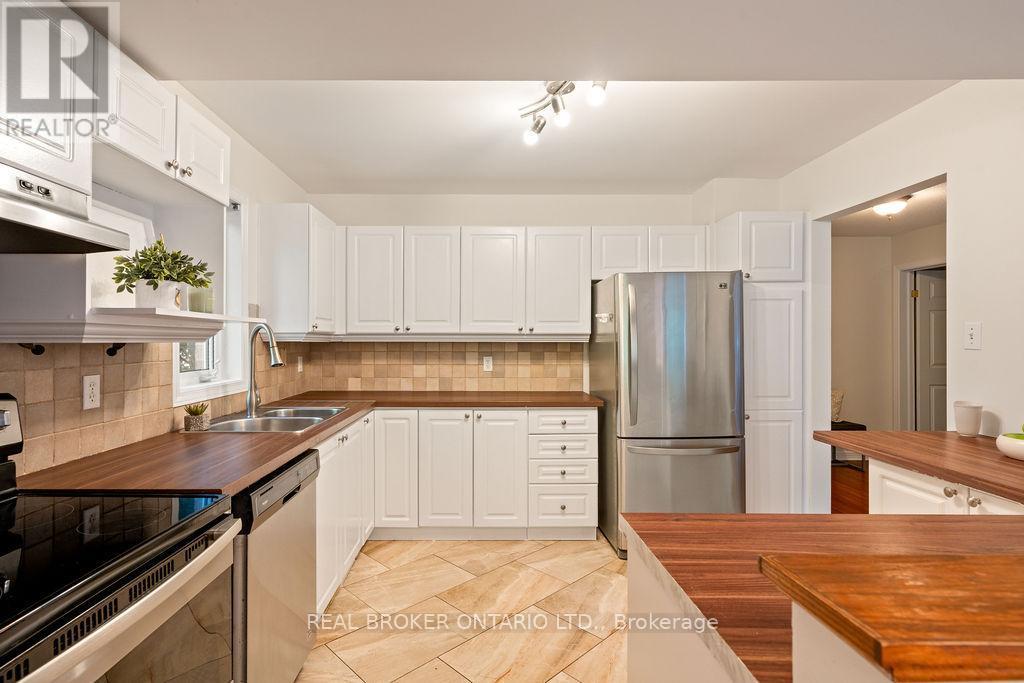 2 Sherring Crescent, Ottawa, ON - Indoor Photo Showing Kitchen With Double Sink