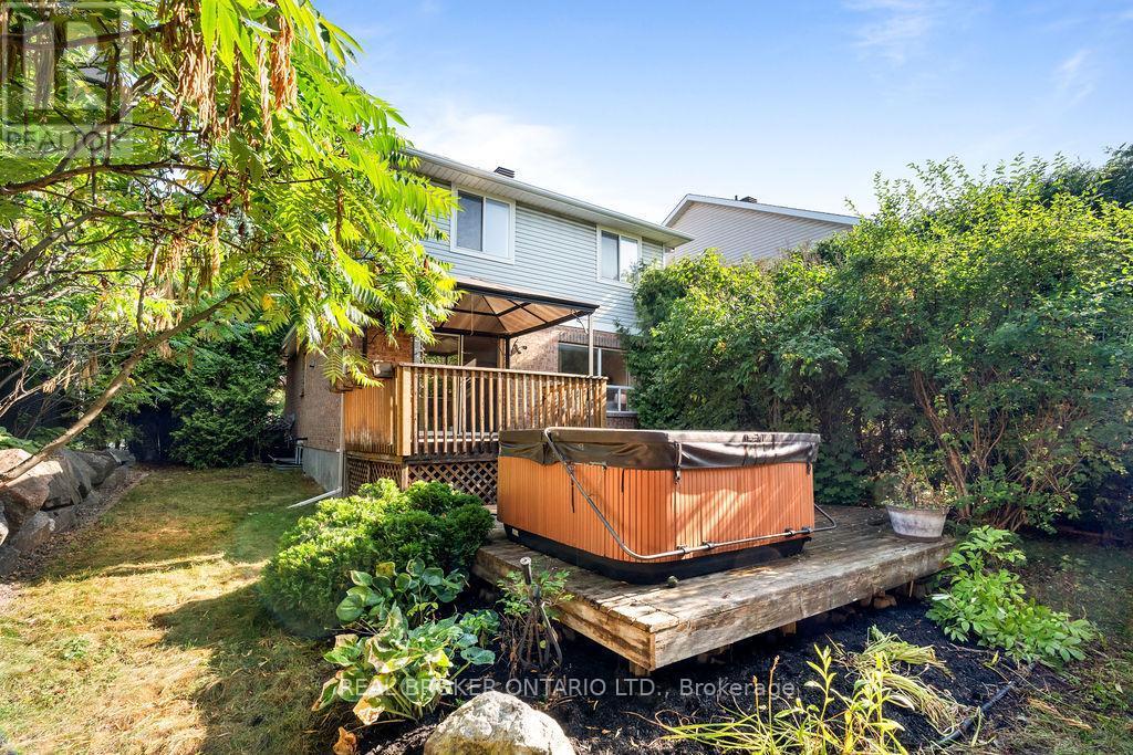 2 Sherring Crescent, Ottawa, ON - Outdoor