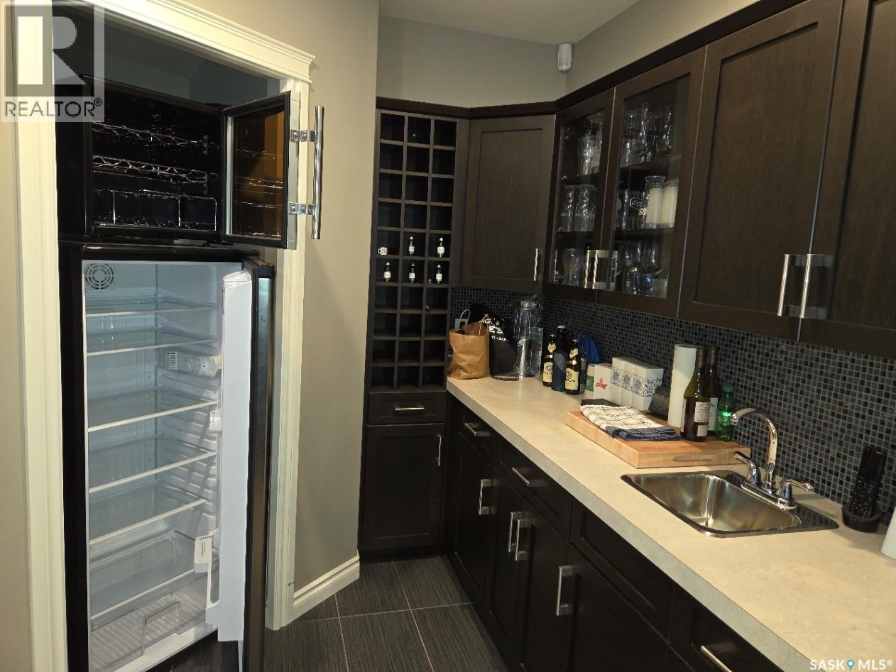 1530 Patrick Place, Saskatoon, SK - Indoor Photo Showing Kitchen