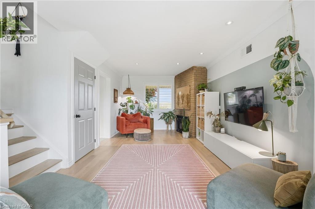 348 Sydenham Road, Dundas, ON - Indoor Photo Showing Other Room