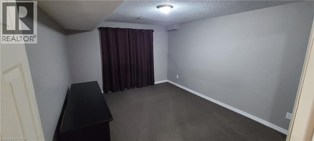 77 Thames Way, Hamilton, ON - Indoor Photo Showing Other Room