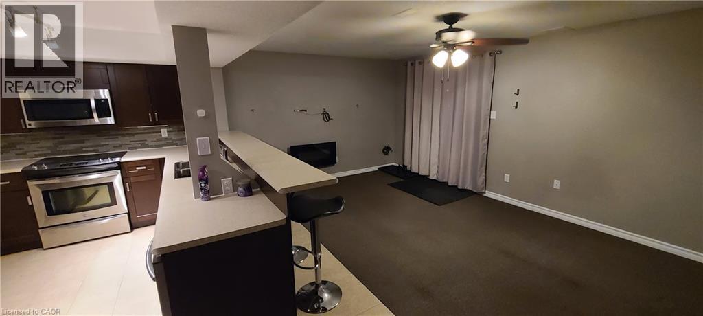 77 Thames Way, Hamilton, ON - Indoor Photo Showing Kitchen